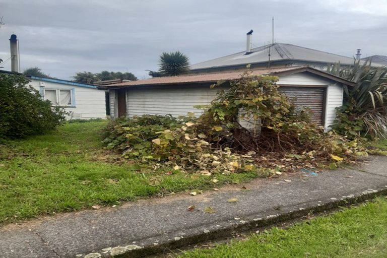 Photo of property in 25 Rintoul Street, Westport, 7825