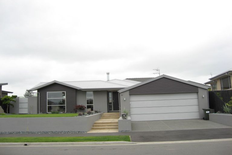 Photo of property in 56 Titirangi Crescent, Parklands, Christchurch, 8083