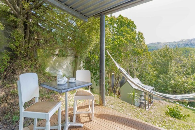 Photo of property in 51 Handyside Street, Tawa, Wellington, 5028