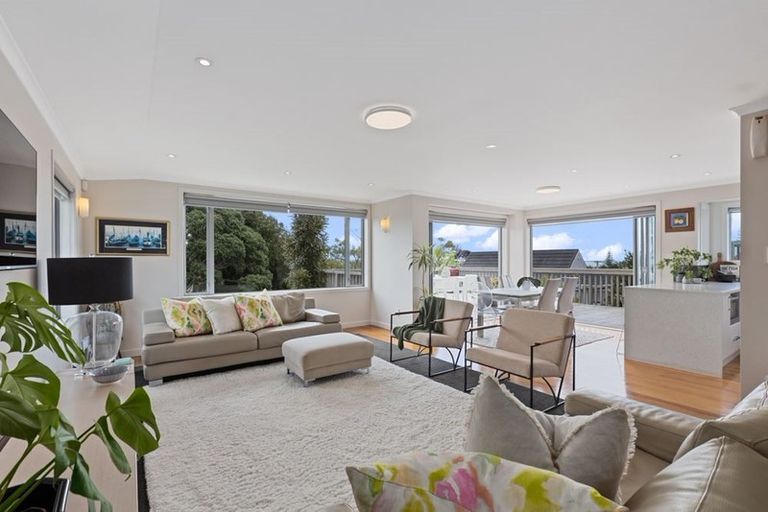 Photo of property in 105 Kowhai Road, Mairangi Bay, Auckland, 0630