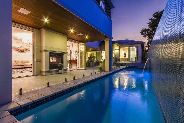 Photo of property in 2 Seacliffe Avenue, Belmont, Auckland, 0622