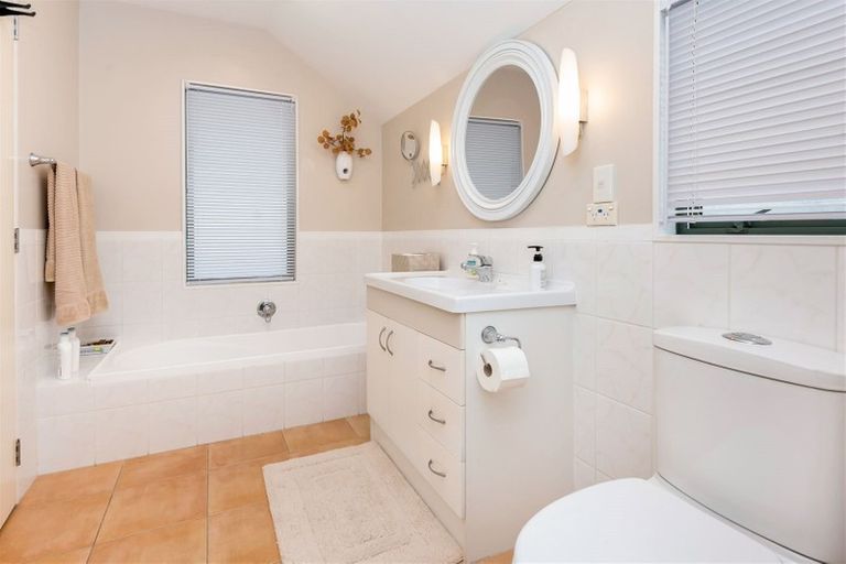 Photo of property in 3/82 Ridge Road, Howick, Auckland, 2014