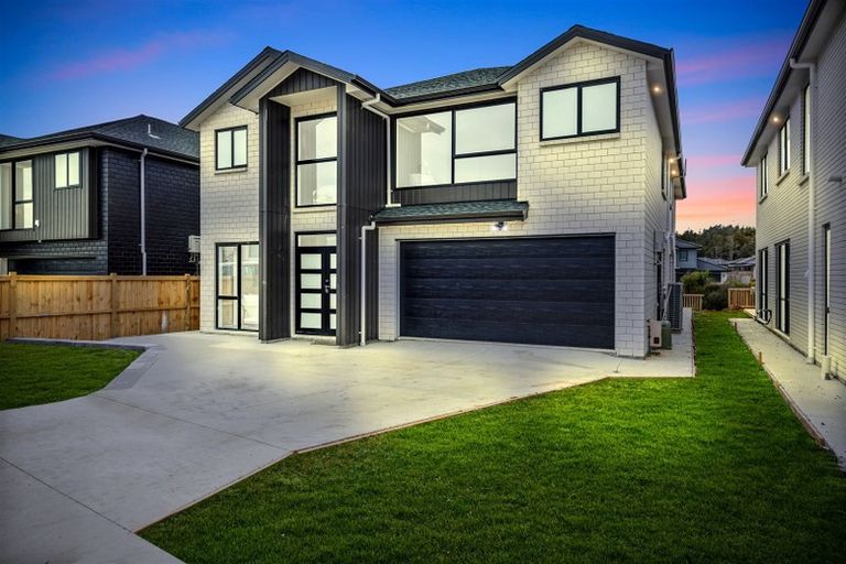 Photo of property in 13 Downpatrick Drive, Flat Bush, Auckland, 2019
