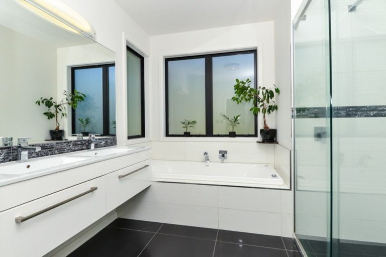 Photo of property in 1 Witehira Way, Flagstaff, Hamilton, 3210