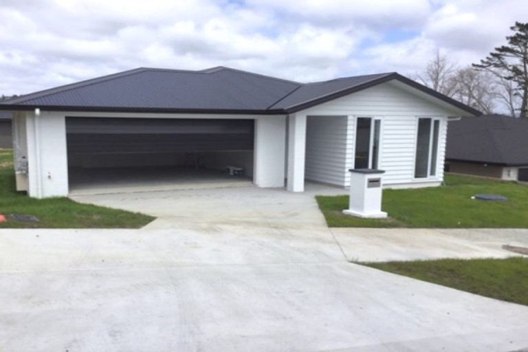 Photo of property in 6 Magnum Drive, Kumeu, 0810
