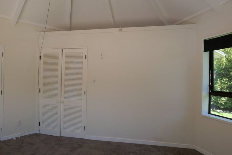 Photo of property in 3 Nugget Grove, Raumati Beach, Paraparaumu, 5032