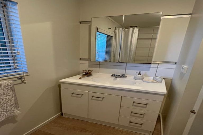 Photo of property in 49a Vincent Street, Howick, Auckland, 2014