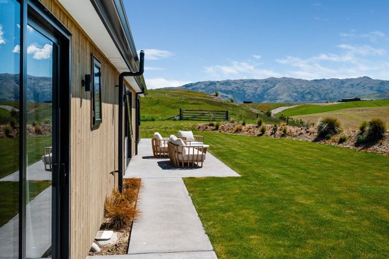 Photo of property in 30 Porter Lane, Springvale, Alexandra, 9391