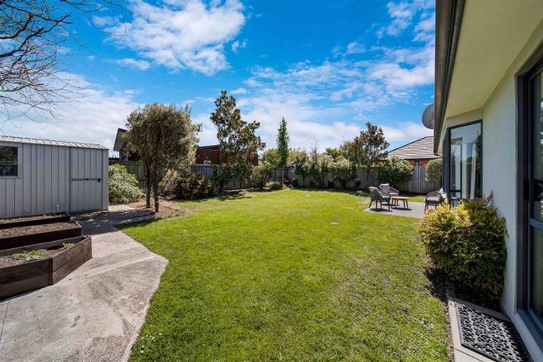 Photo of property in 79 Coolspring Way, Redwood, Christchurch, 8051