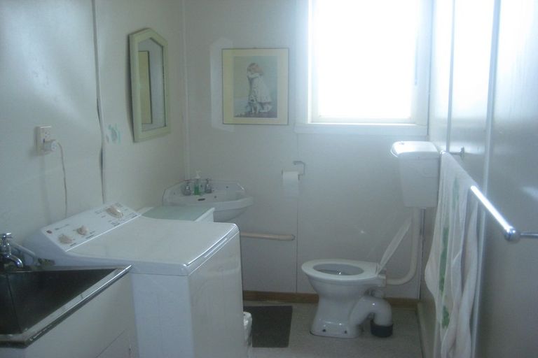 Photo of property in 31 Russell Street, Westport, 7825