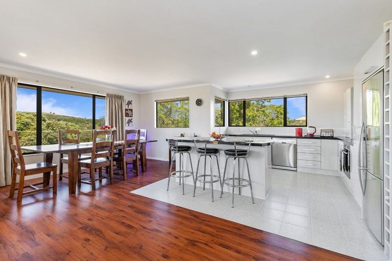 Photo of property in 34 Kotanui Avenue, Army Bay, Whangaparaoa, 0930