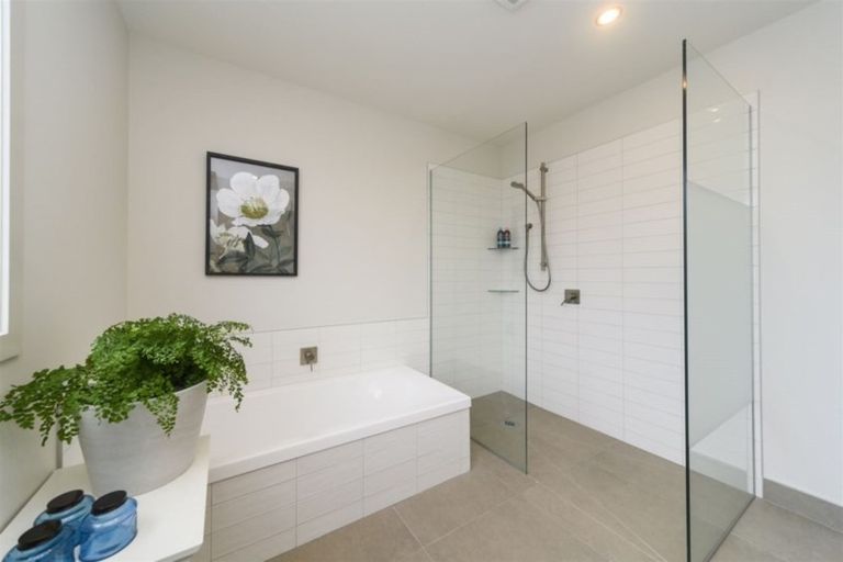 Photo of property in 4 Tennyson Avenue, Kelvin Grove, Palmerston North, 4414