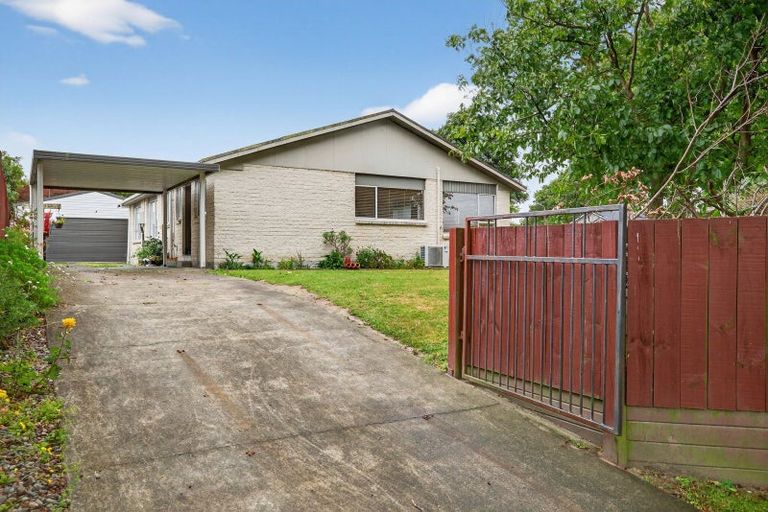 Photo of property in 19 Stillwater Place, Westbrook, Palmerston North, 4412