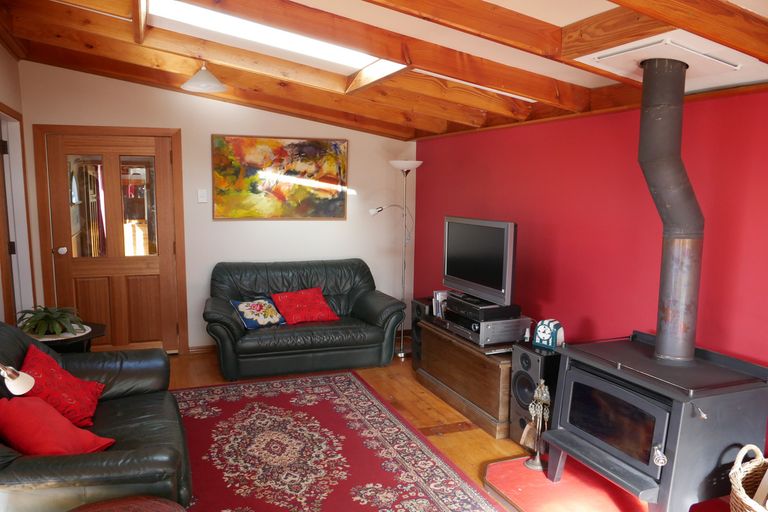 Photo of property in 16 Henry Street, Careys Bay, Port Chalmers, 9023