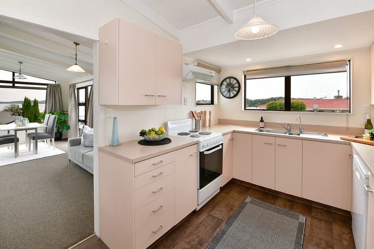 Photo of property in 14 Carmen Terrace, Snells Beach, 0920