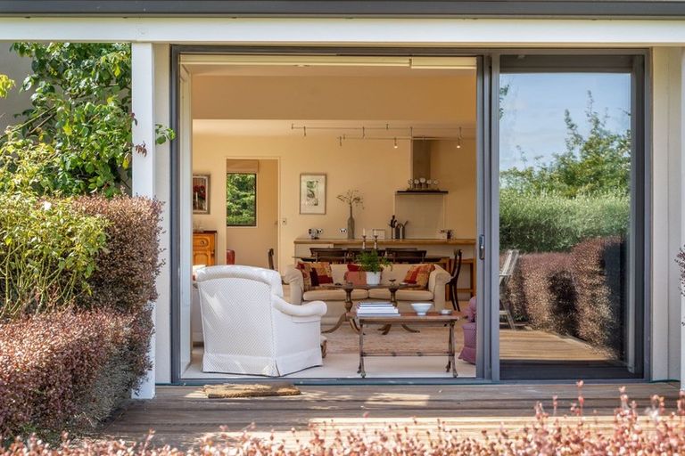 Photo of property in 1 Barlow Road, Martinborough, 5711