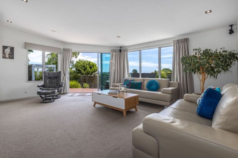 Photo of property in 12 Charlotte Way, Raumati South, Paraparaumu, 5032