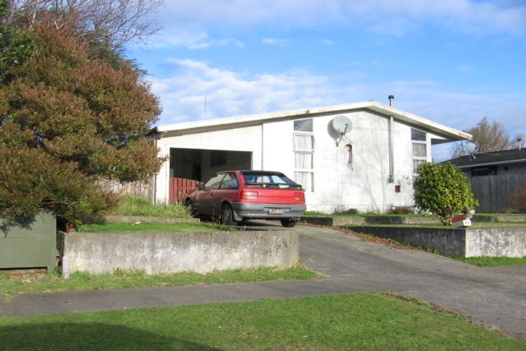 Photo of property in 24 Pinedale Parade, Milson, Palmerston North, 4414