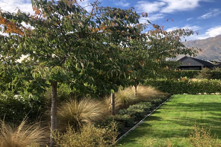 Photo of property in 2 Kerrera Lane, Jacks Point, Queenstown, 9371