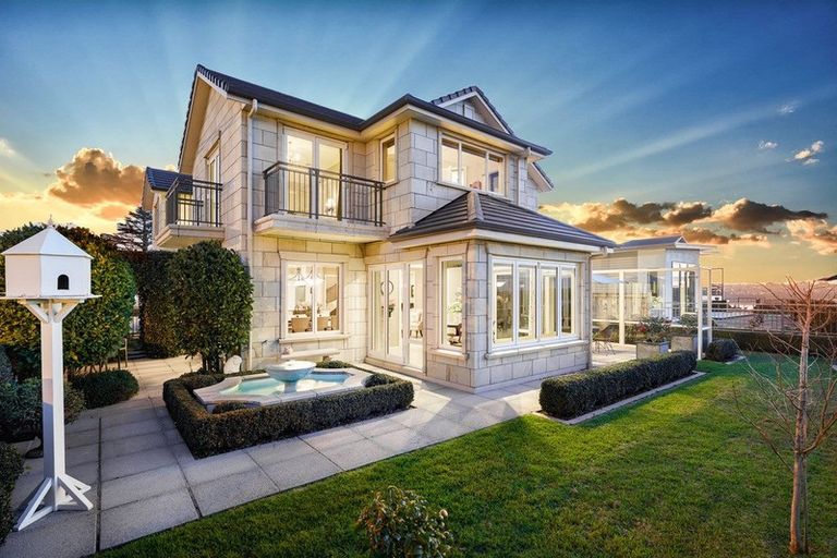 Photo of property in 1 Edgecumbe Road, Tauranga, 3110