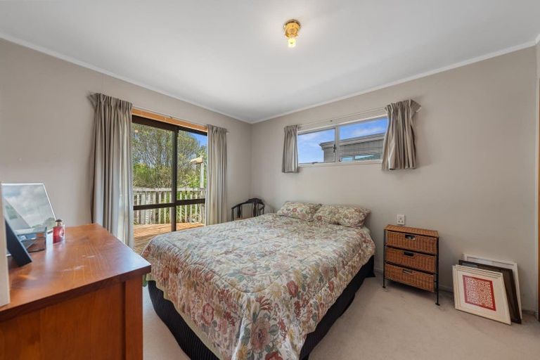 Photo of property in 31 Takapu Street, Henderson, Auckland, 0612