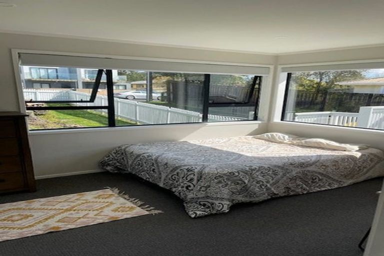 Photo of property in 26 Ranui Avenue, Ranui, Auckland, 0612
