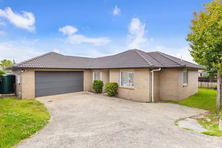 Photo of property in 25a Sylvan Crescent, Te Atatu South, Auckland, 0610