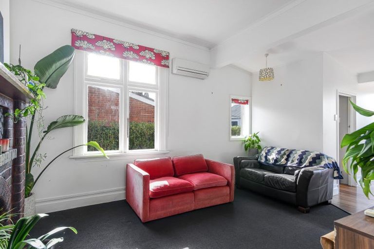 Photo of property in 43 Hargest Crescent, Saint Kilda, Dunedin, 9012