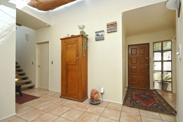 Photo of property in 2/710 East Coast Road, Milford, Auckland, 0620