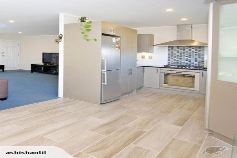 Photo of property in 2/14 Leven Lane, Totara Heights, Auckland, 2105