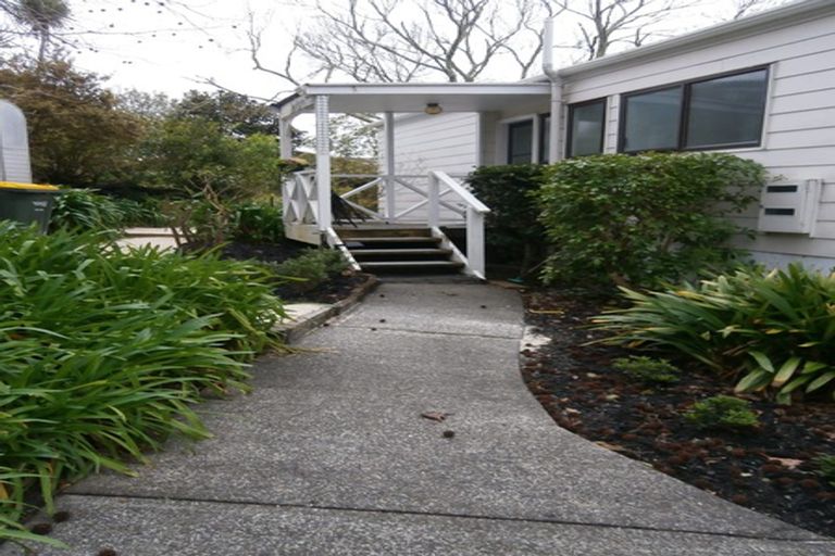 Photo of property in 54 Oaktree Avenue, Browns Bay, Auckland, 0630