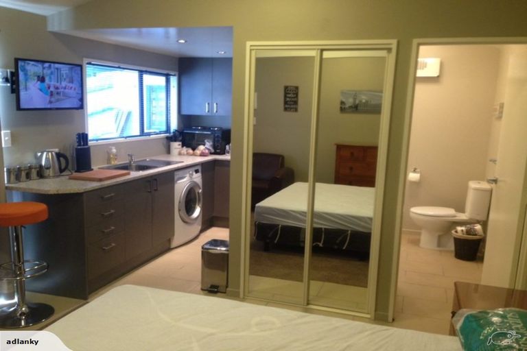 Photo of property in 44 Olliviers Road, Phillipstown, Christchurch, 8011