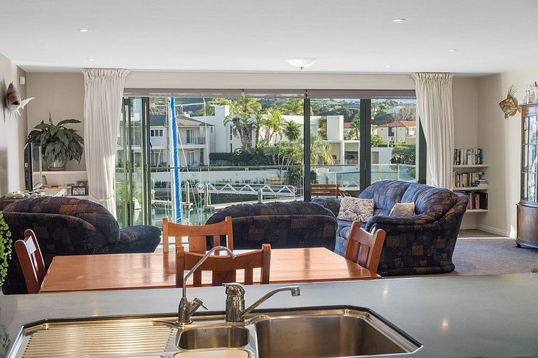 Photo of property in 44 Harbour Village Drive, Gulf Harbour, Whangaparaoa, 0930
