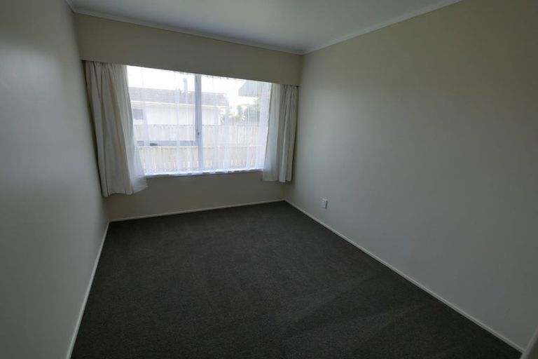 Photo of property in 1/32 Challen Close, Conifer Grove, Takanini, 2112