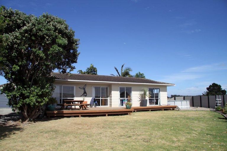 Photo of property in 2 Harrys Lane, Pukenui, 0484