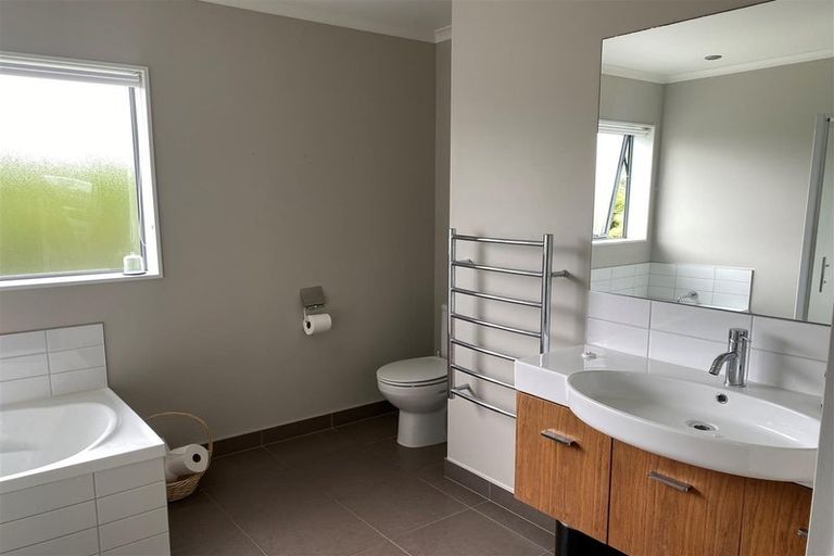 Photo of property in 4 Karoro Place, Karoro, Greymouth, 7805