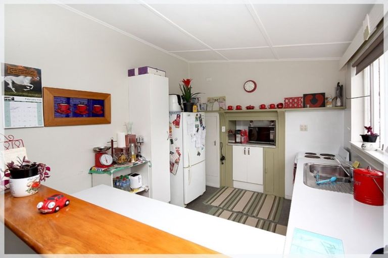 Photo of property in 30 Coley Street, Foxton, 4814