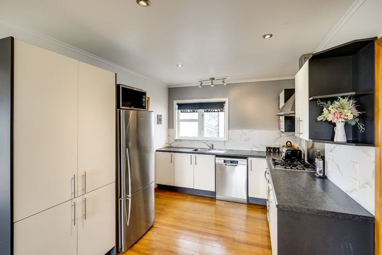 Photo of property in 2 Veronica Avenue, Marewa, Napier, 4110