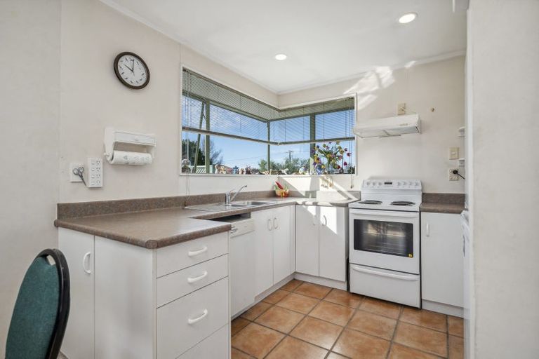 Photo of property in 2 Ashmore Place, Fairy Springs, Rotorua, 3015