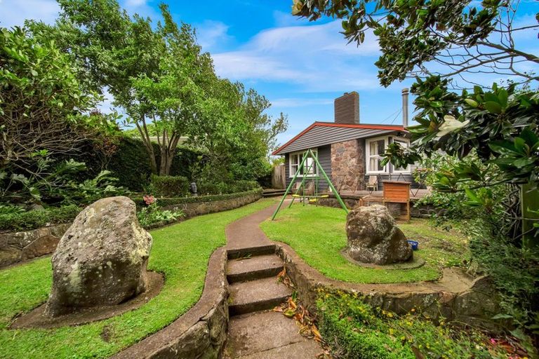 Photo of property in 22 Douglas Street, Hawera, 4610