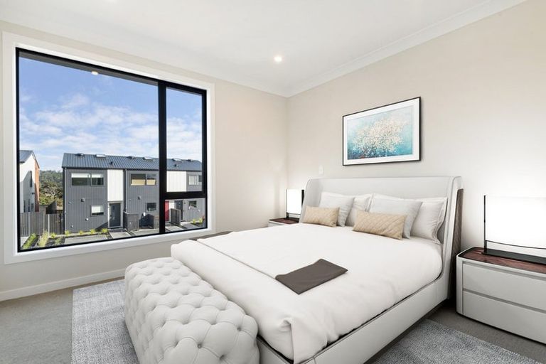 Photo of property in 33 Oyster Drive, Whenuapai, Auckland, 0618