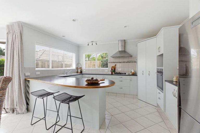 Photo of property in 136 Tuihana Drive, Papamoa Beach, Papamoa, 3118