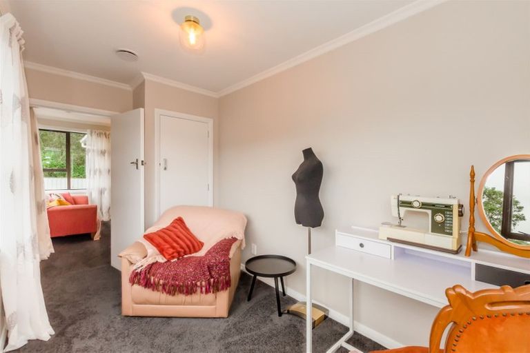 Photo of property in 48 Hookway Grove, Paraparaumu, 5032