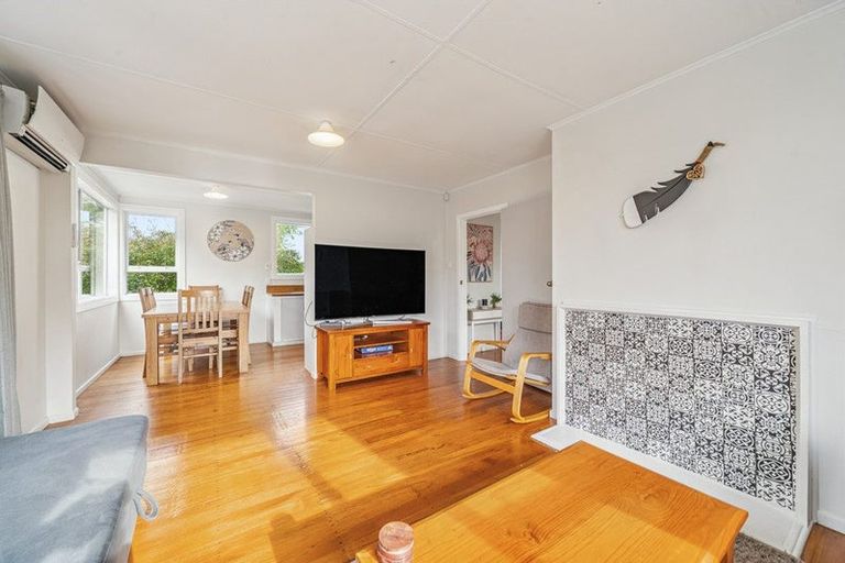 Photo of property in 15 Passive Grove, Ascot Park, Porirua, 5024