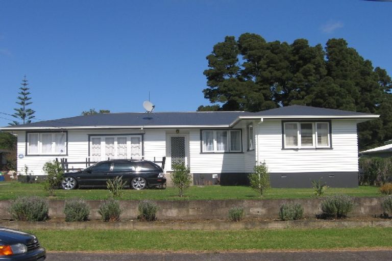 Photo of property in 10 Lansdown Avenue, Papatoetoe, Auckland, 2025