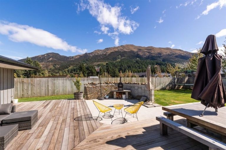 Photo of property in 2 Little Maude Drive, Lake Hawea, Wanaka, 9382