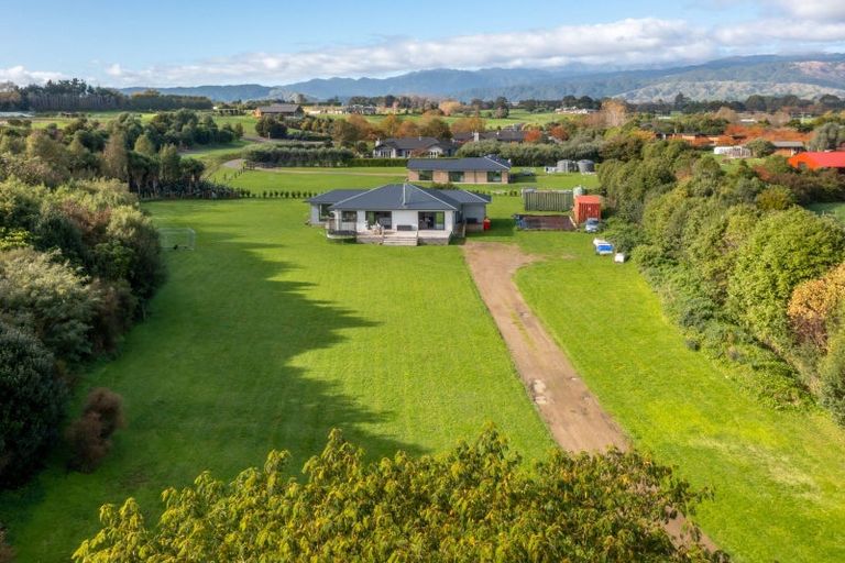 Photo of property in 12 Faydon Close, Ohau, Levin, 5570