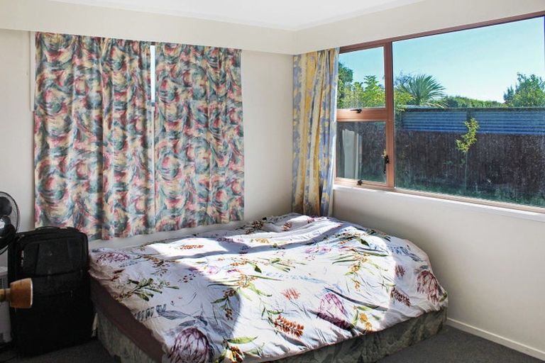 Photo of property in 1/82 John F Kennedy Drive, Milson, Palmerston North, 4414