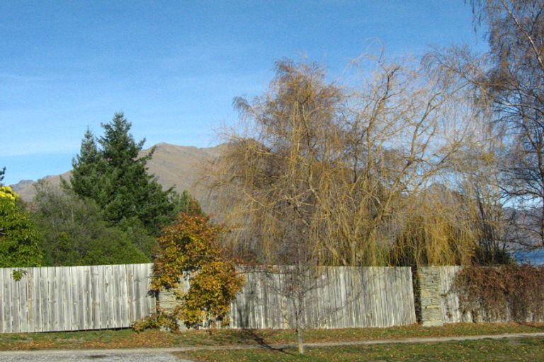 Photo of property in 19 Poplar Drive, Kelvin Heights, Queenstown, 9300