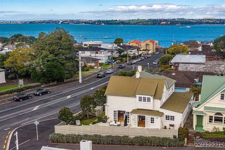 Photo of property in 1/21 Church Street, Devonport, Auckland, 0624
